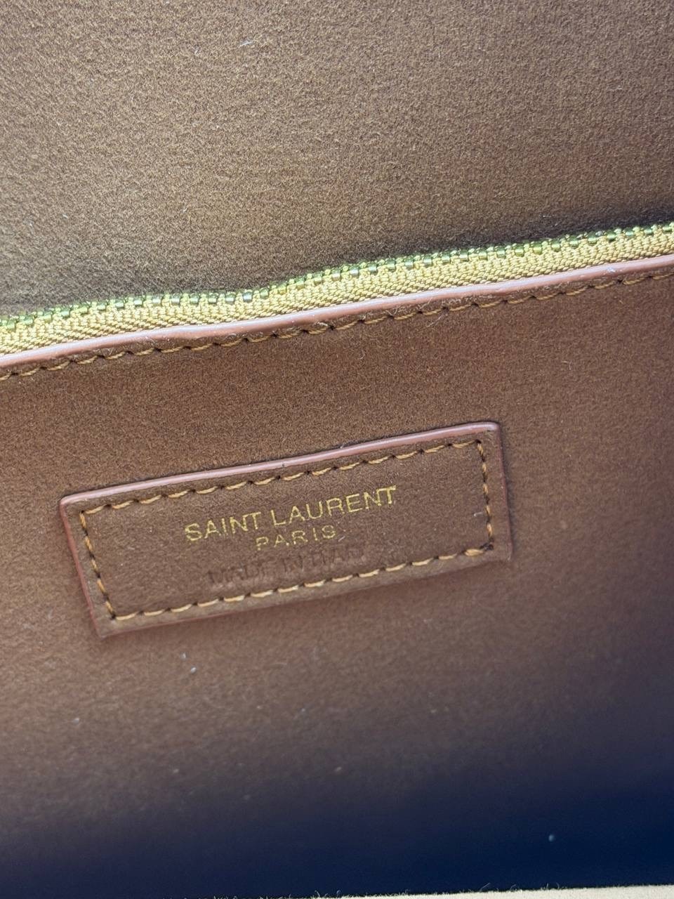 кожаная сумка-хобо le 5 à 7 saint laurent коричневый,женская замшевая сумка yves saint laurent 37x29 см,сумка замшевая,сумка yves saint laurent натуральная замша,сумка замшевая коричневая