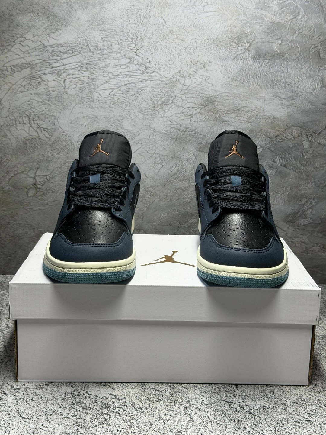 кроссовки nike air jordan 1 low,nike air jordan 1 low,кроссовки nike air jordan 1,nike air jordan 1 low se,air jordan 1 low wmns black blue aqua