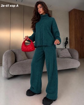 Костюм