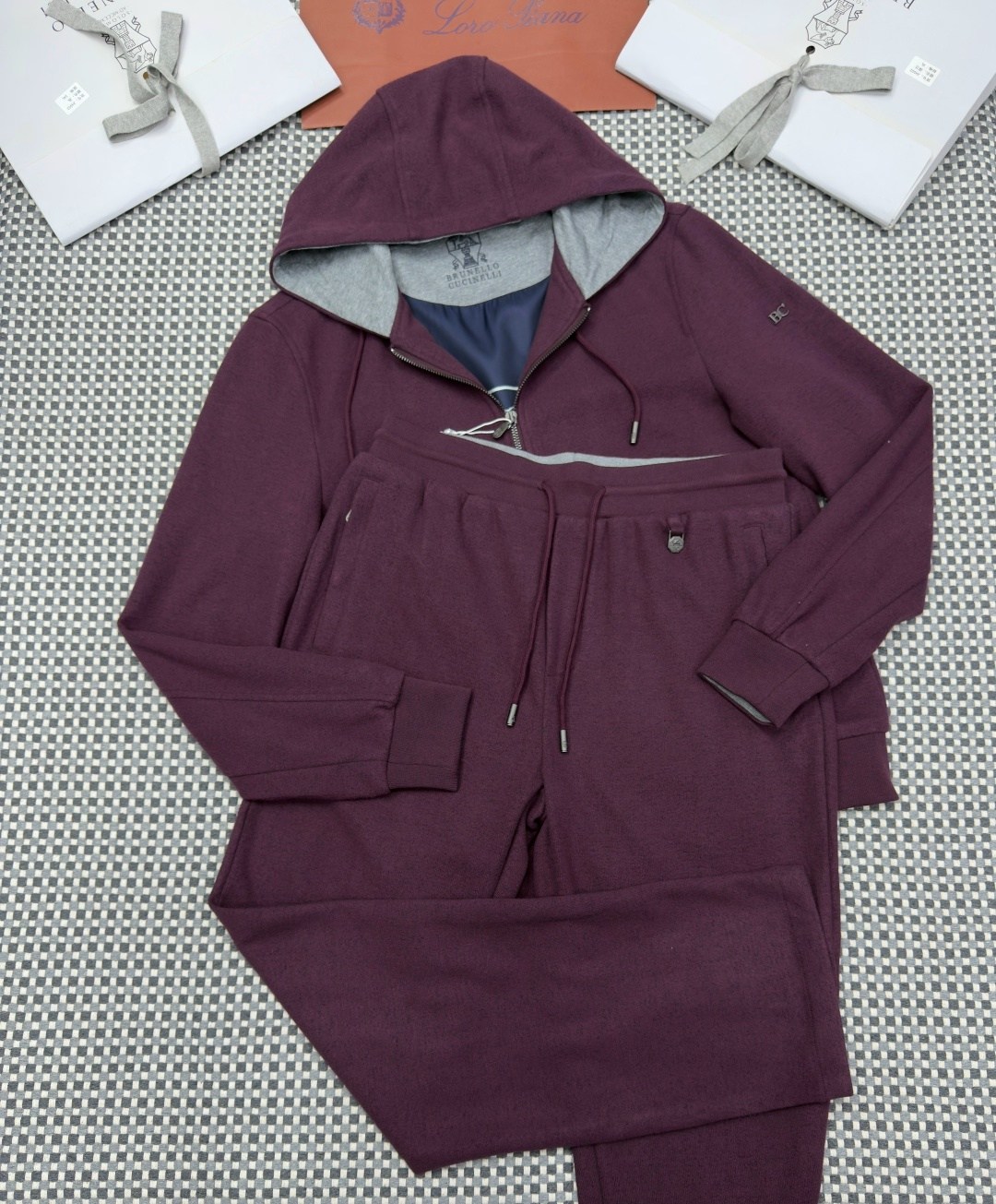 спортивный костюм brunello cucinelli,спортивный костюм stefano ricci,спортивные костюмы,loro piana костюм спортивный,мужской спортивный костюм