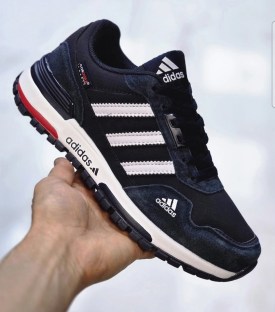 Кроссовки