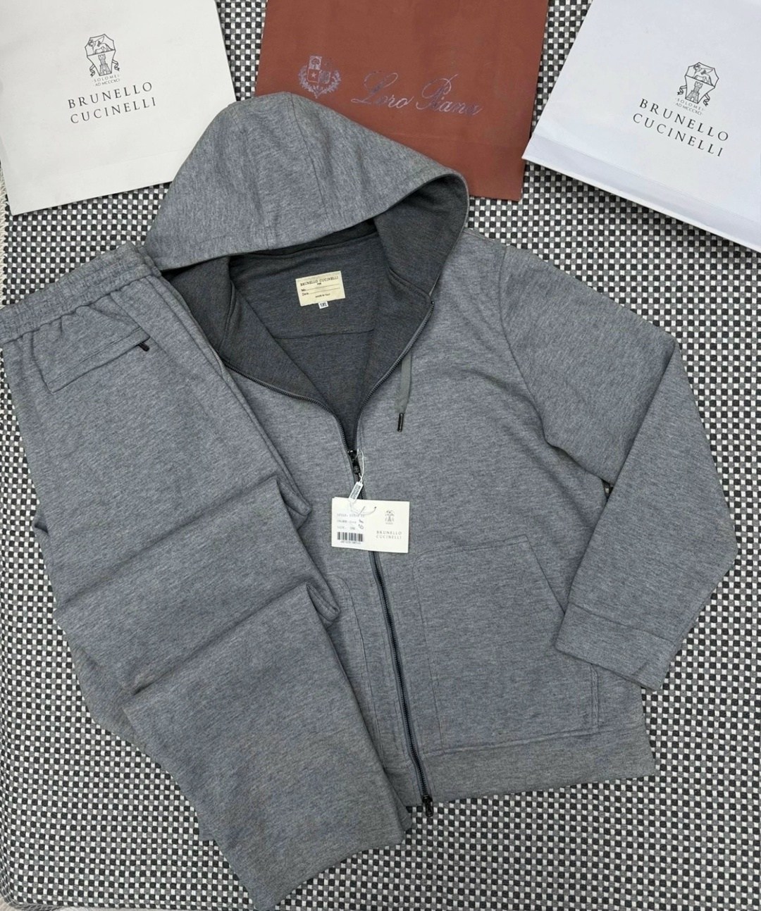 спортивный костюм stefano ricci,костюм спортивный loro piana,спортивный костюм brunello cucinelli,спортивные костюм,мужской спортивный костюм