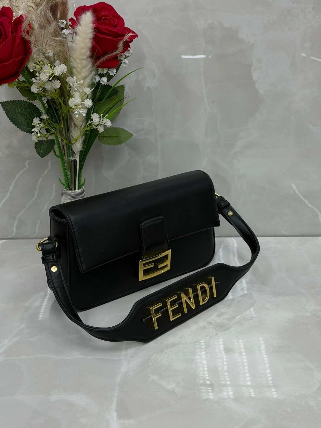 fendi сумка,fendi сумка на плечо,женская сумка fendi,fendi сумка на плечо багет,fendi сумка багет
