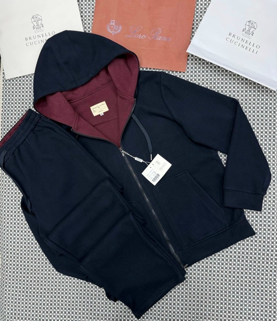 спортивный костюм stefano ricci,костюм спортивный loro piana,спортивный костюм brunello cucinelli,спортивные костюм,мужской спортивный костюм