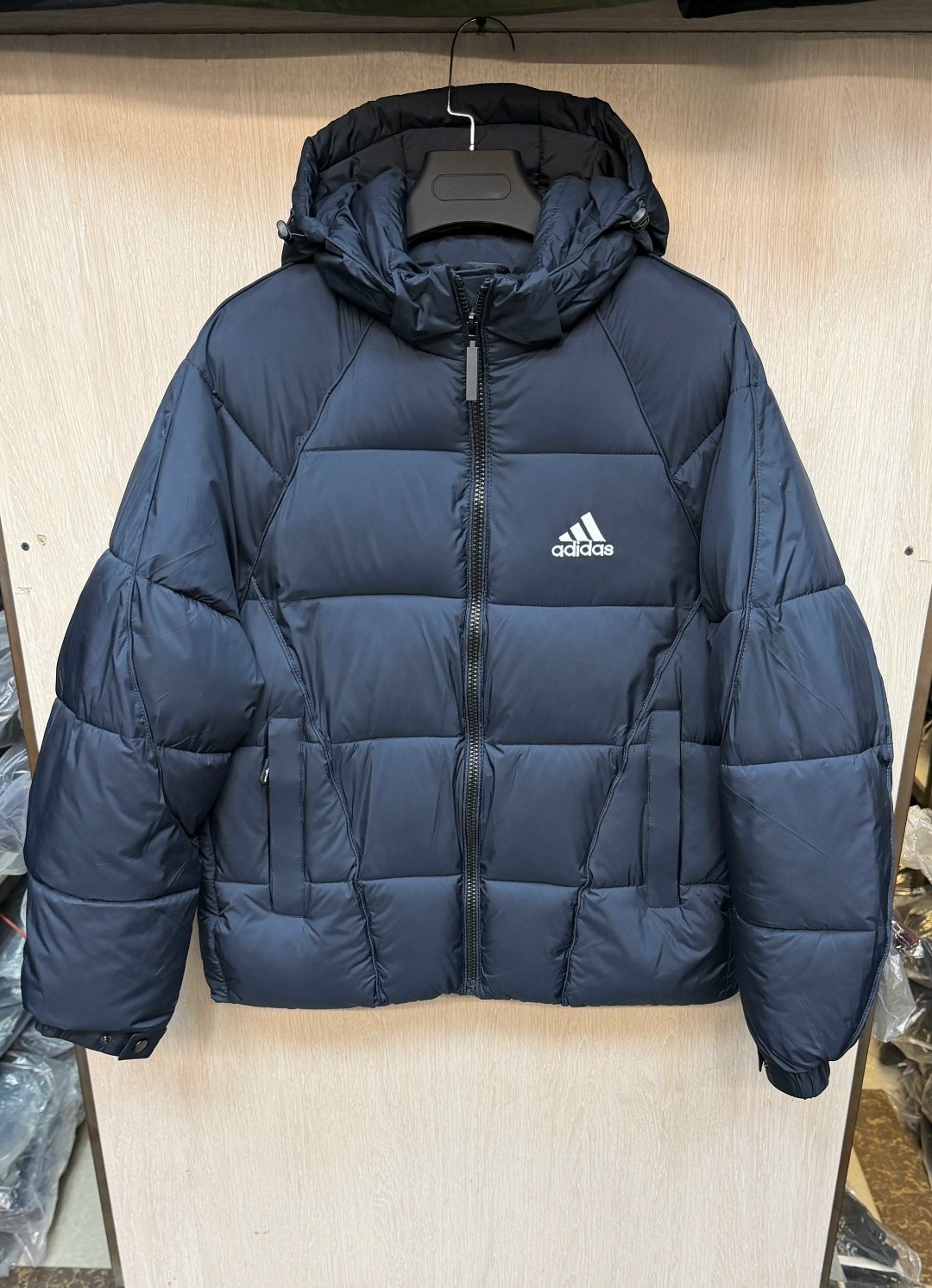 пуховик мужской adidas helionic бежевый,мужской пуховик adidas,пуховик adidas,коммерческий пуховик adidas originals серый,пуховик adidas helionic stretch hooded down jacket