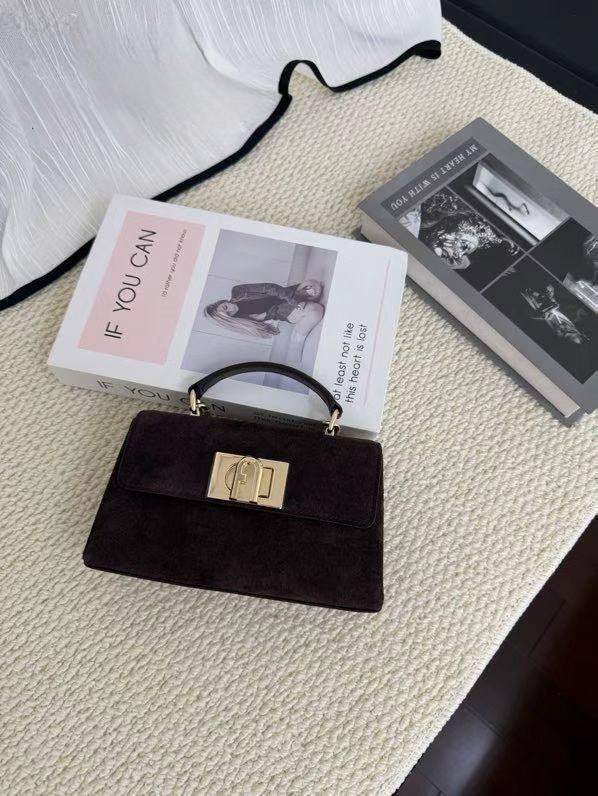 сумка из натуральной замши 24х19,сумка замшевая furla,сумка женская furla,сумка из натуральной замши,сумка