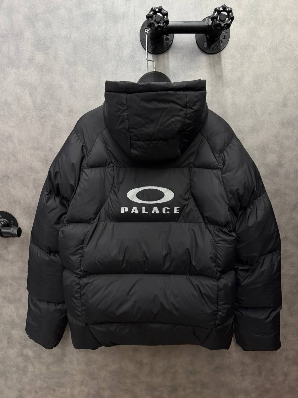 мужской пуховик palace x oakley puffa черный,пуховик oakley x palace зимний,пуховик palace balaclava,пуховик oakley,пуховик мужской moncler