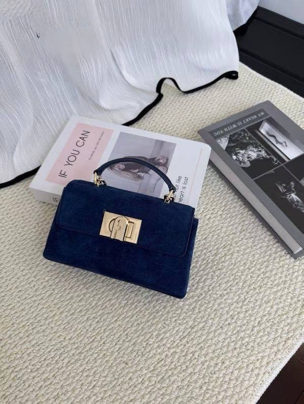 сумка из натуральной замши 24х19,сумка замшевая furla,сумка женская furla,сумка из натуральной замши,сумка