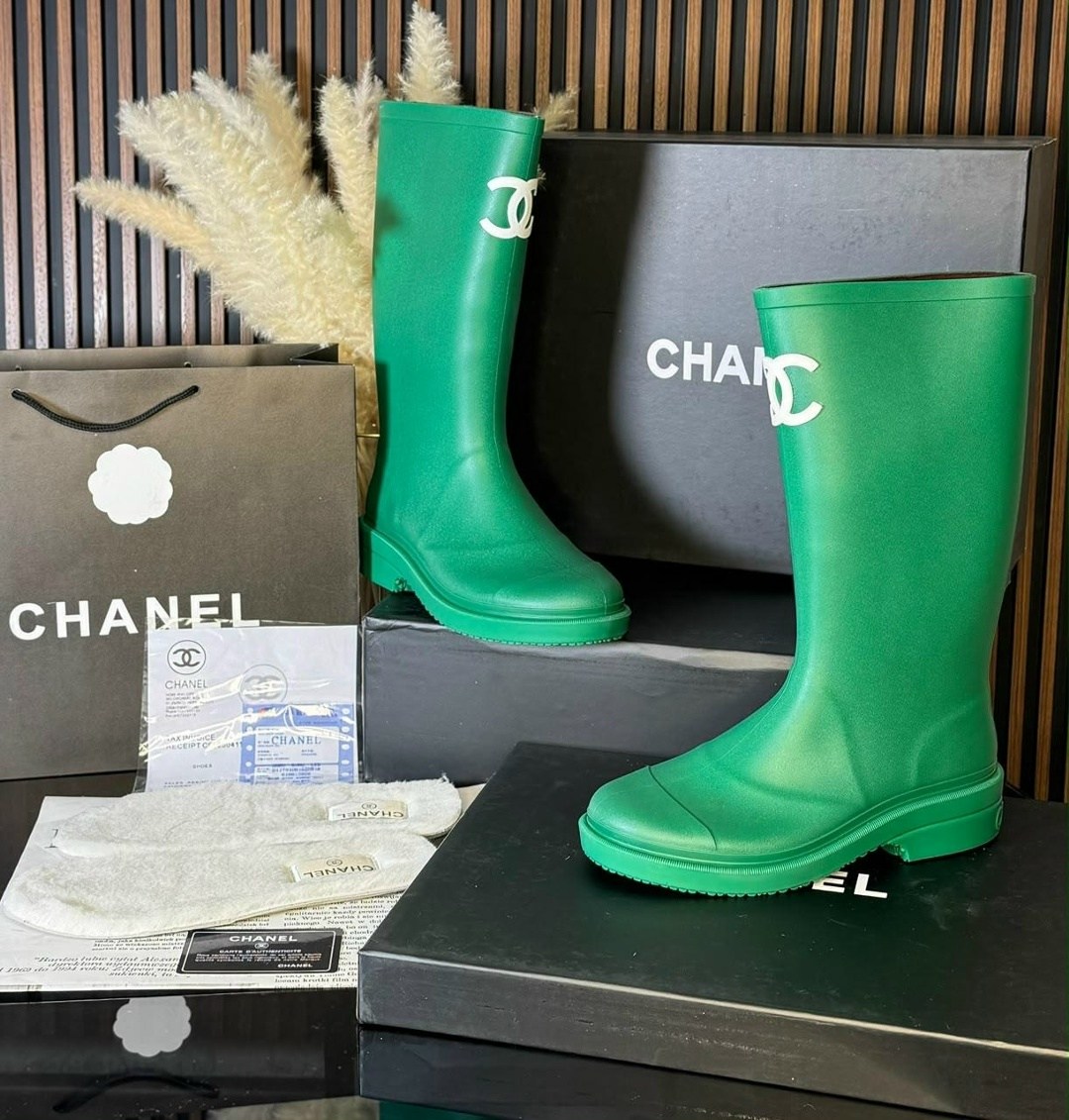 резиновые сапоги chanel,сапоги chanel,chanel rain boots,женские резиновые сапоги chanel,резиновые сапоги шанель