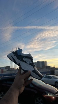 Кроссовки