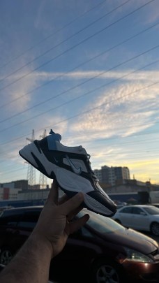 Кроссовки