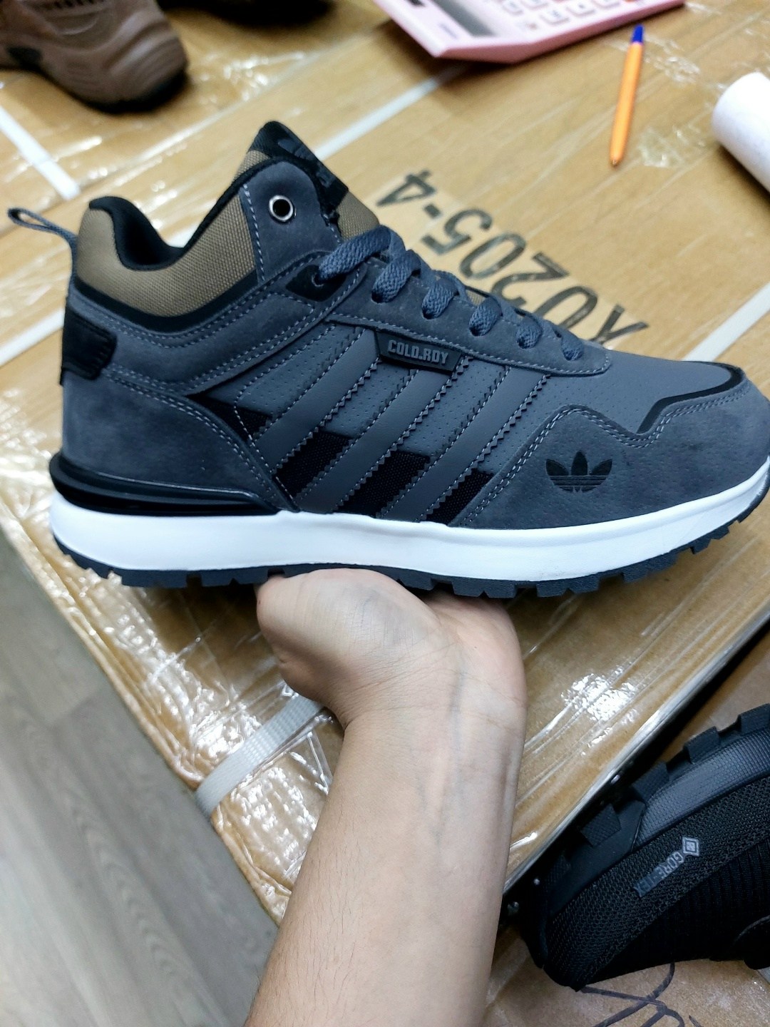 зимние кроссовки adidas retropy f2 hi,кроссовки zx 750 зимние на меху adidas,adidas мужские зимние кроссовки великан 47-49 р,зимние кроссовки adidas,кроссовки зимние высокие zx 750 adidas