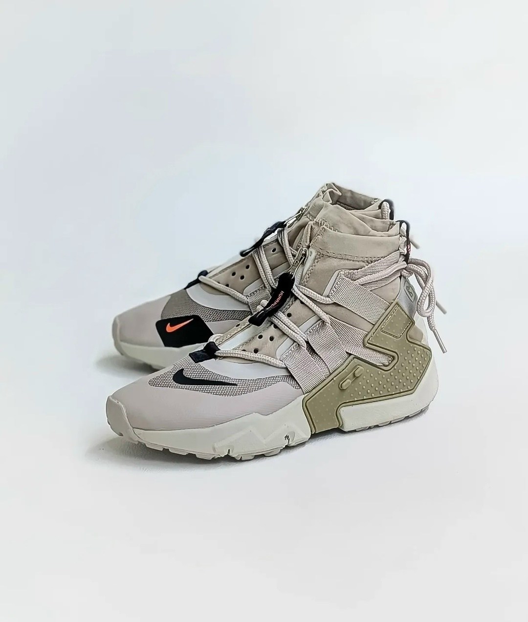 кроссовки nike air huarache gripp,кроссовки nike air huarache,мужские кроссовки nike air huarache,кроссовки nike air huarache gripp triple,nike air huarache gripp