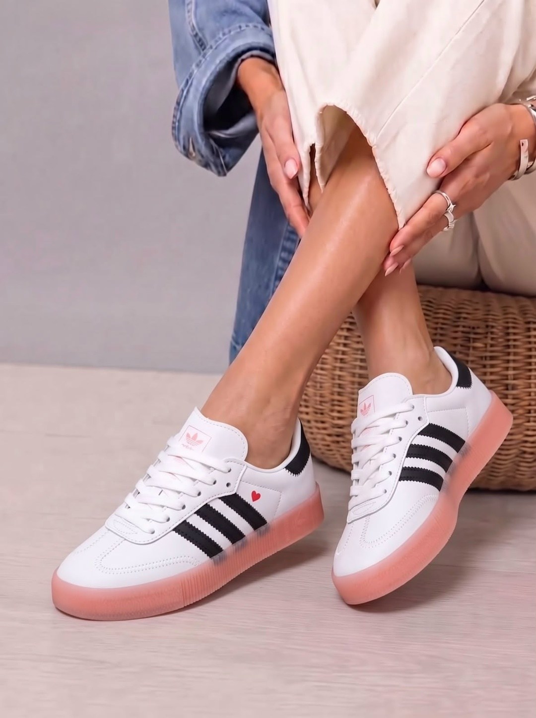 женские кроссовки adidas,,кроссовки adidas,кроссовки женские адидас,адидас самба кроссовки женские