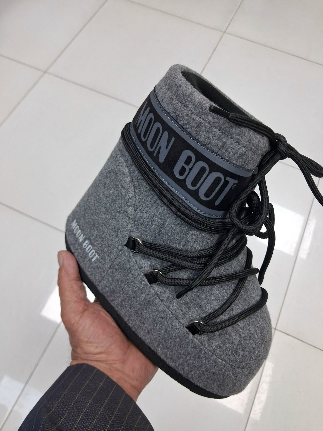 зимние сапоги moon boot mb icon low черный,ботинки moon boot,сноубутсы moon boot,дутики moon boot,луноходы женские
