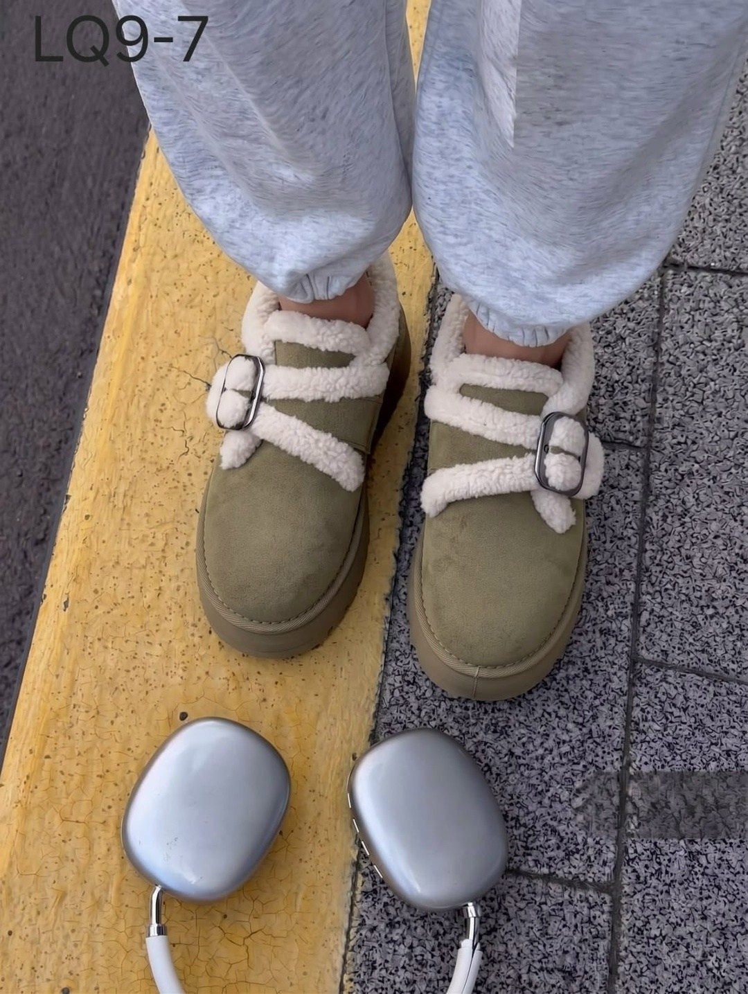 угги мини зимние на толстой подошве elook shoes 287205015,,угги женские, женская зимняя,угги зимние полуботинки классические jialu