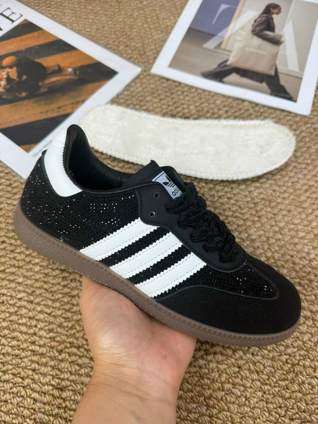 ,кроссовки adidas,кроссовки эко,кроссовки женские, женская