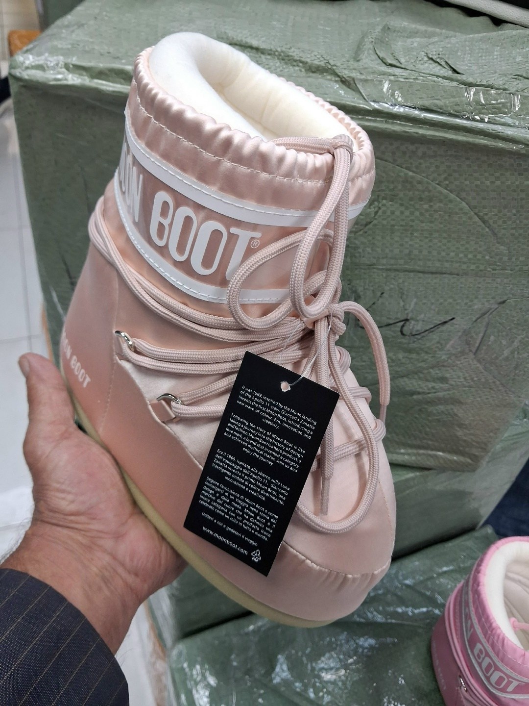 зимние сапоги moon boot mb icon low черный,ботинки moon boot,сноубутсы moon boot,дутики moon boot,луноходы женские