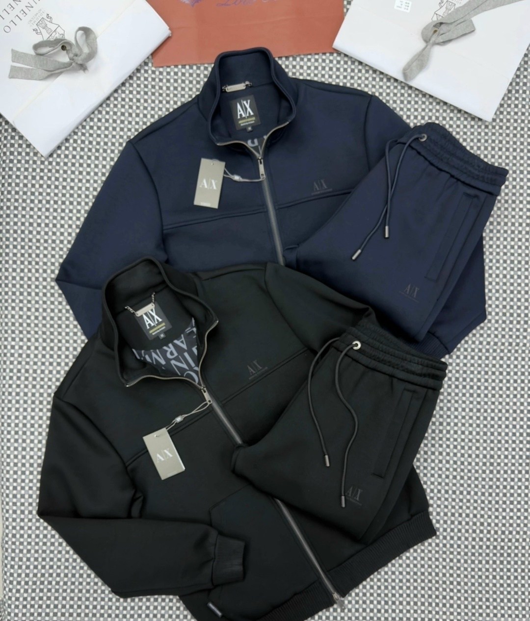 спортивный костюм brunello cucinelli,спортивный костюм armani мужской,мужской спортивный костюм armani exchange,мужской спортивный костюм,спортивный костюм stefano ricci