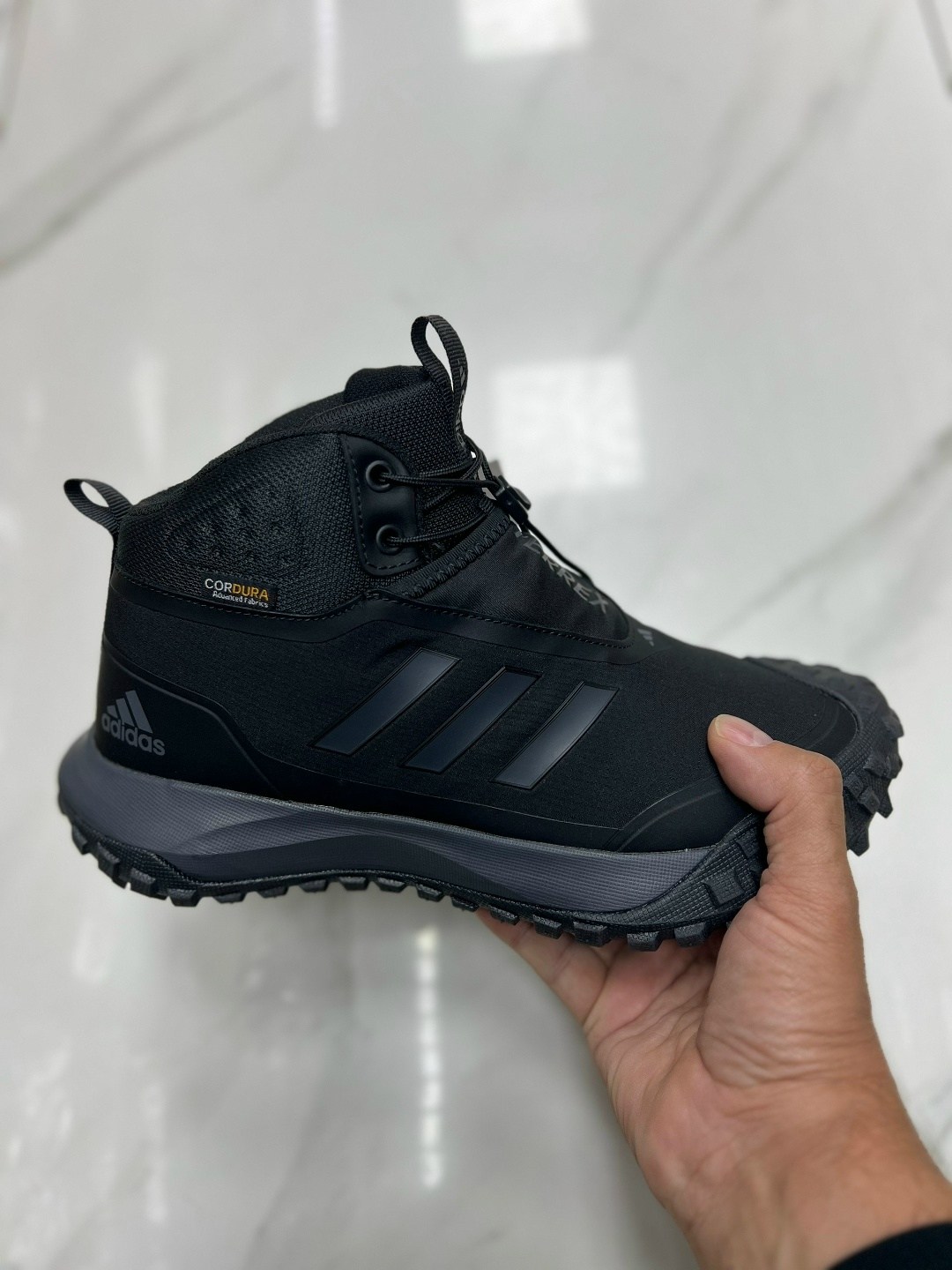 ботинки adidas,ботинки adidas terrex,зимние кроссовки adidas,зимние ботинки adidas,кроссовки adidas terrex