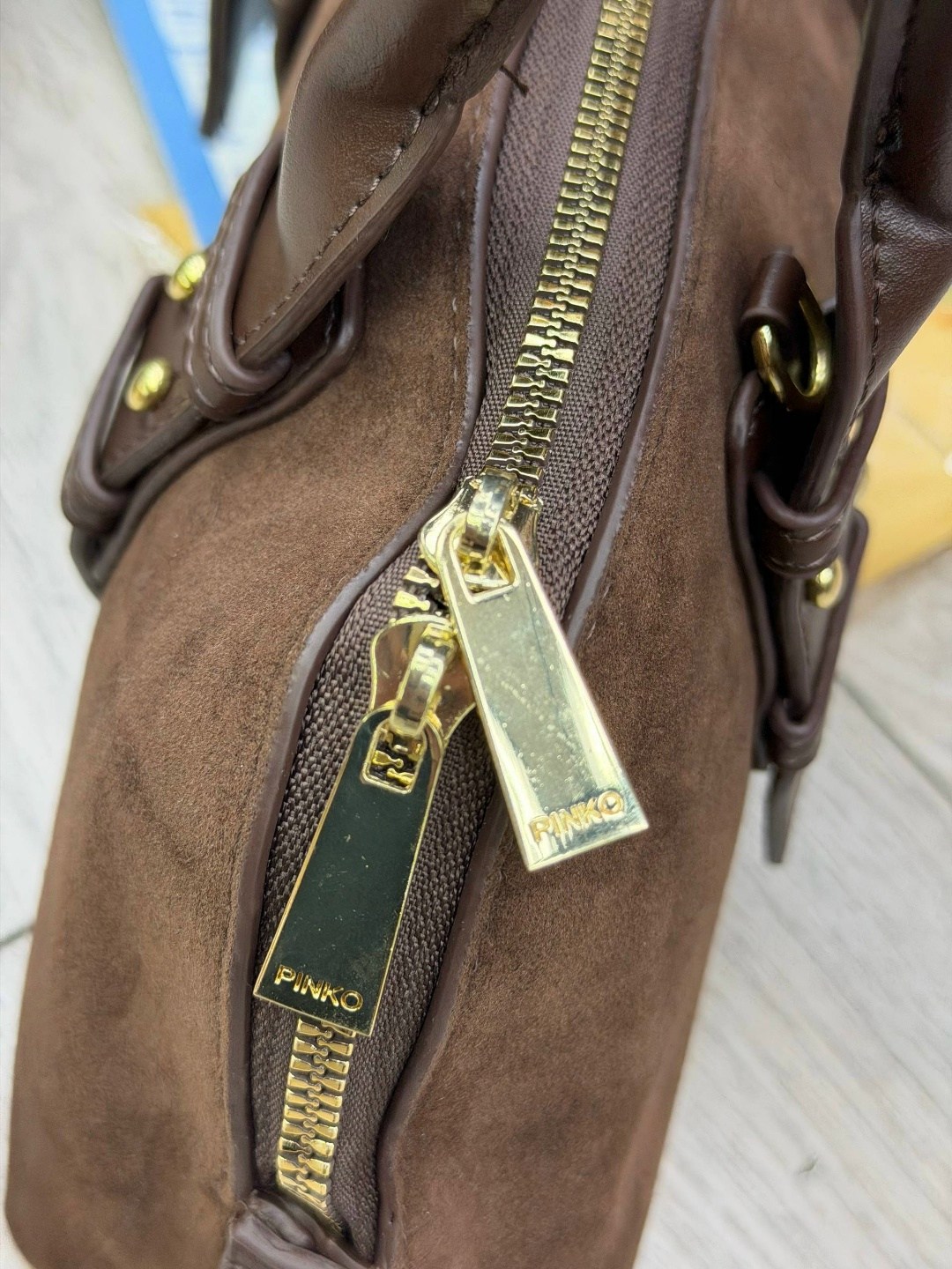 сумка замшевая miu miu aventure,сумка женская miu miu замша,сумка женская замшевая miu miu,сумка замшевая,сумка pinko