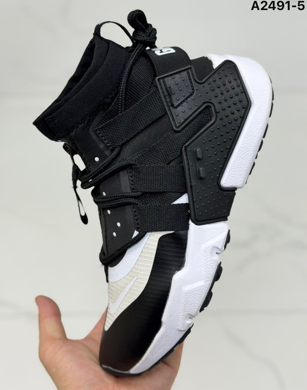 кроссовки nike air huarache gripp,кроссовки nike air huarache,кроссовки nike air huarache gripp triple,nike air huarache gripp,мужские кроссовки nike air huarache