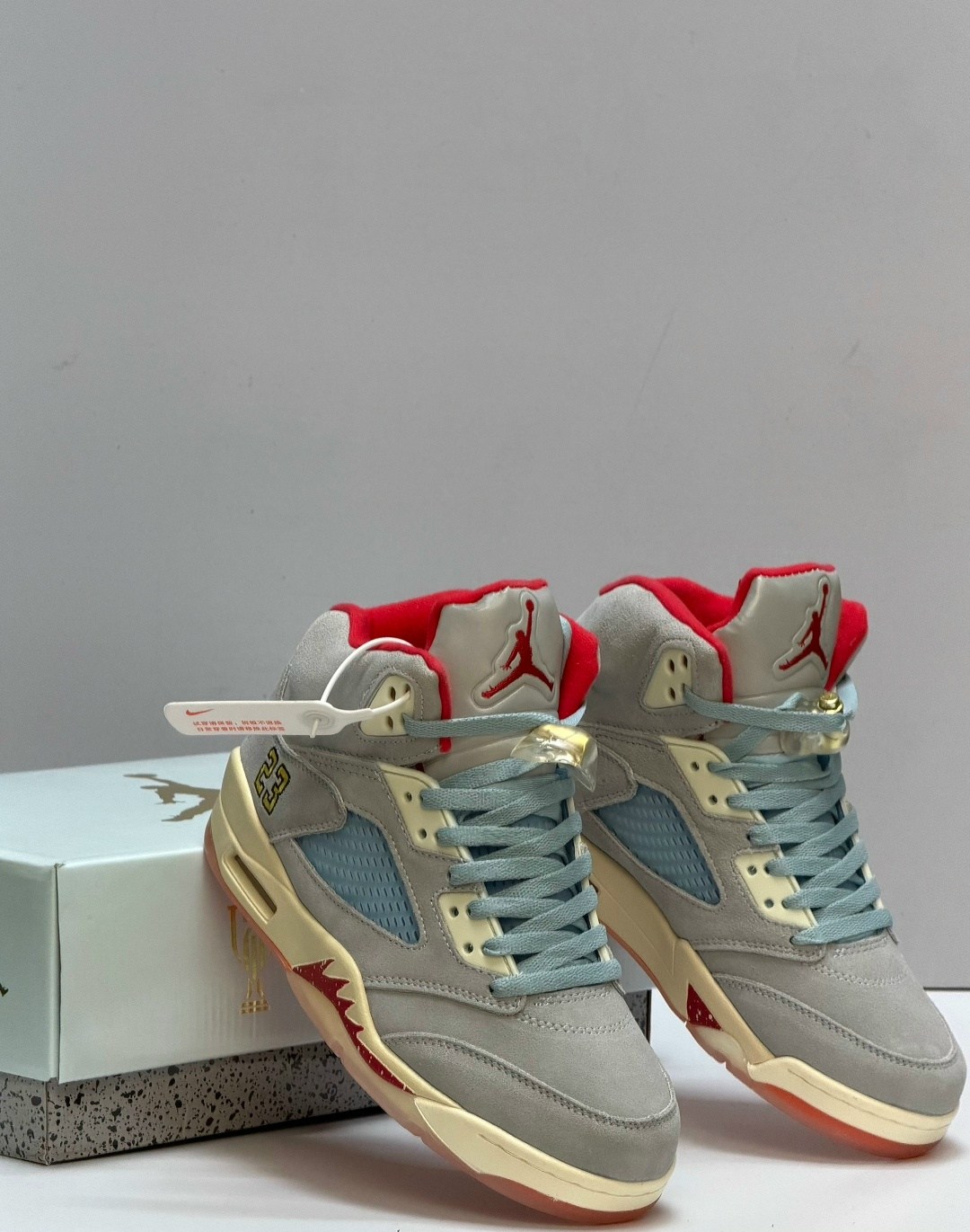 кроссовки nike air jordan 5 retro ice blue,кроссовки nike air jordan 5 retro,кроссовки nike air jordan 5,кроссовки trophy room x air jordan 5 retro ice,кроссовки air jordan 5 retro