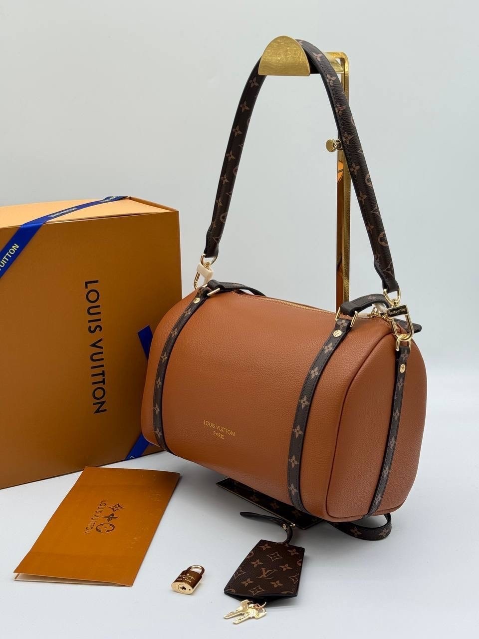 сумка женская louis vuitton,louis vuitton сумка на плечо,сумка louis vuitton,женская сумка из натуральной кожи от louis vuitton,louis vuitton сумка на плечо кросс-боди
