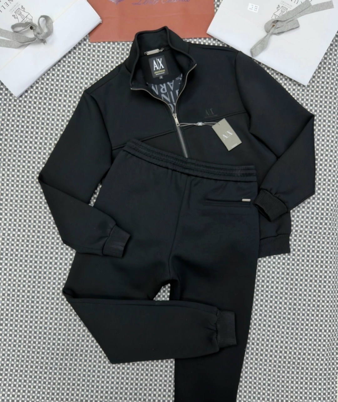 спортивный костюм brunello cucinelli,спортивный костюм armani мужской,мужской спортивный костюм armani exchange,мужской спортивный костюм,спортивный костюм stefano ricci