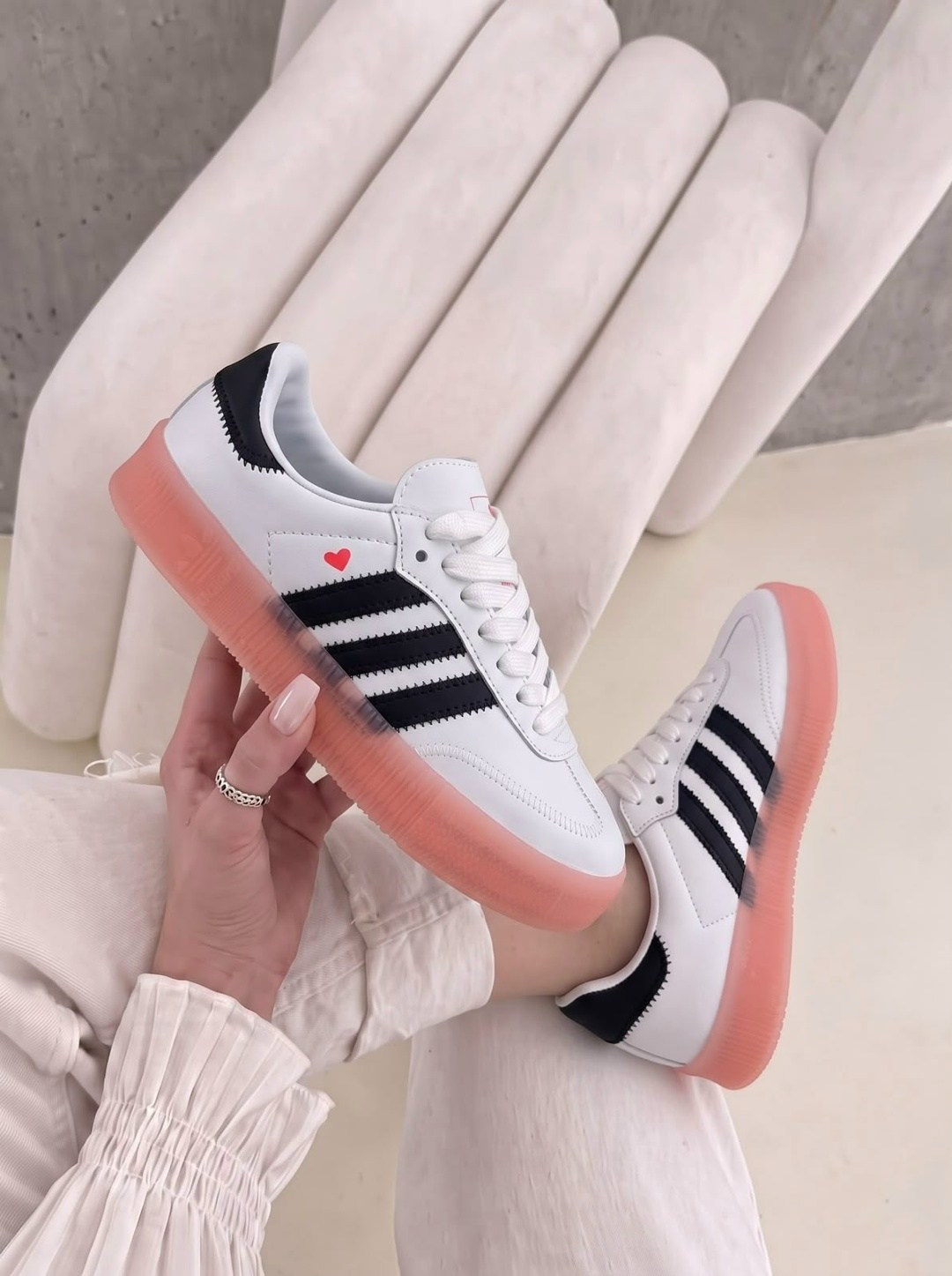 женские кроссовки adidas,,кроссовки adidas,кроссовки женские адидас,адидас самба кроссовки женские