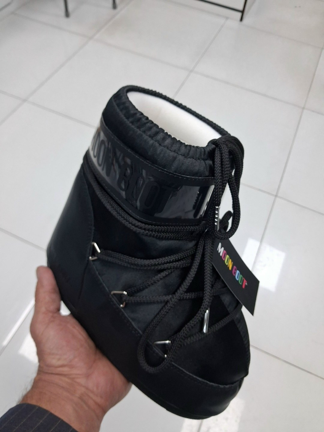 зимние сапоги moon boot mb icon low черный,ботинки moon boot,сноубутсы moon boot,дутики moon boot,луноходы женские