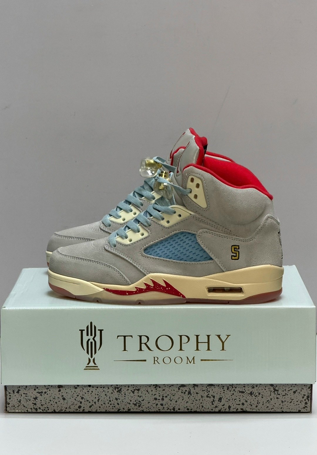 кроссовки nike air jordan 5 retro ice blue,кроссовки nike air jordan 5 retro,кроссовки nike air jordan 5,кроссовки trophy room x air jordan 5 retro ice,кроссовки air jordan 5 retro
