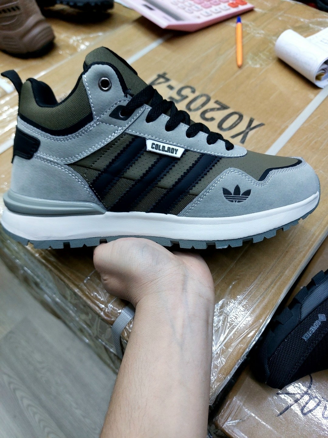 зимние кроссовки adidas retropy f2 hi,кроссовки zx 750 зимние на меху adidas,adidas мужские зимние кроссовки великан 47-49 р,зимние кроссовки adidas,кроссовки зимние высокие zx 750 adidas