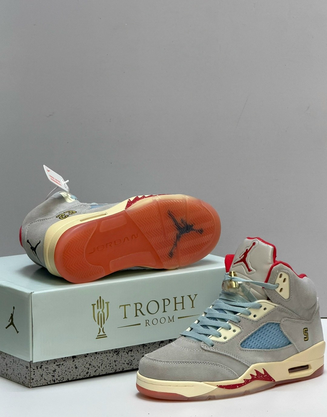 кроссовки nike air jordan 5 retro ice blue,кроссовки nike air jordan 5 retro,кроссовки nike air jordan 5,кроссовки trophy room x air jordan 5 retro ice,кроссовки air jordan 5 retro