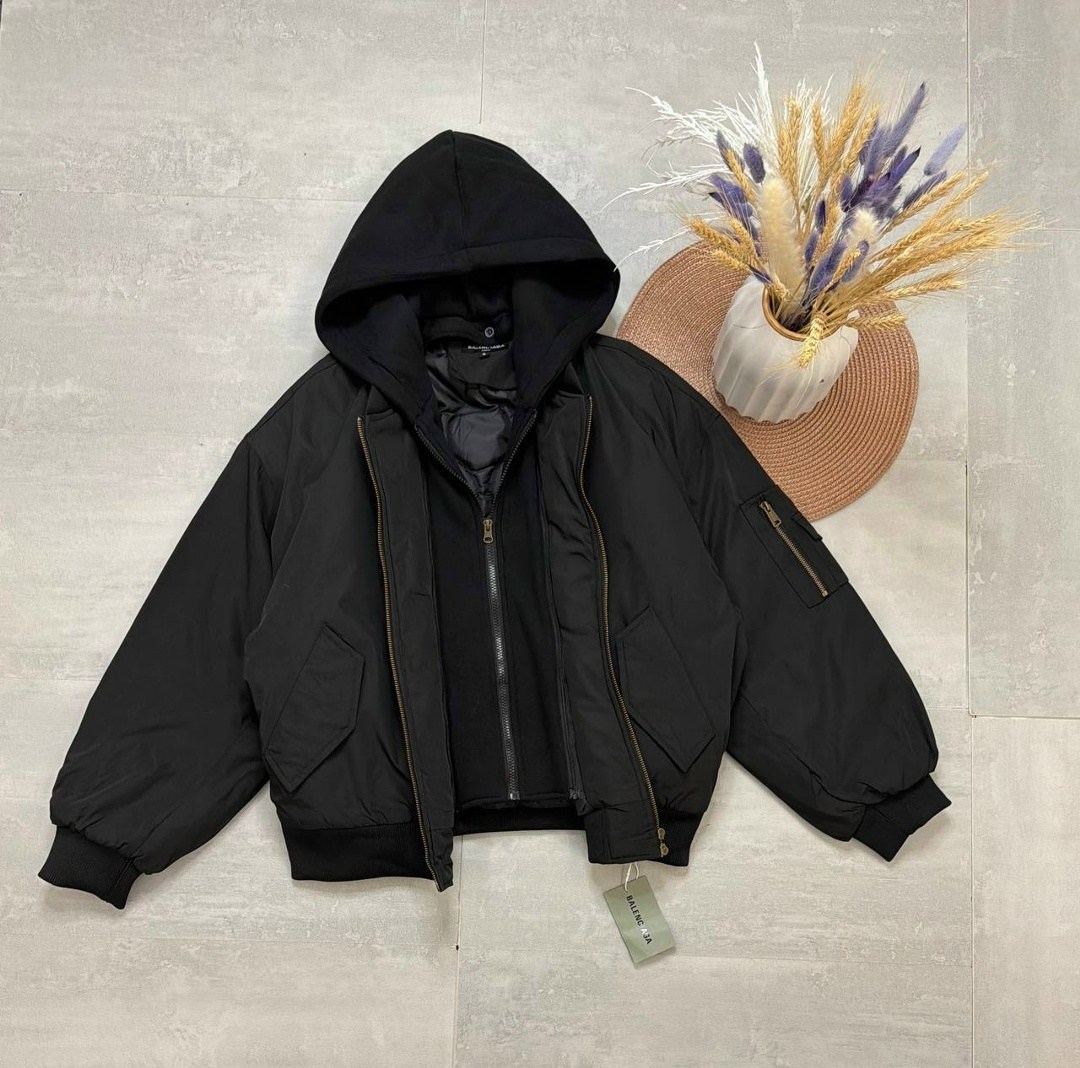 утепленная куртка-бомбер из нейлона balenciaga черный,куртка бомбер,мужская куртка бомбер,куртка бомбер с капюшоном,демисезонная куртка