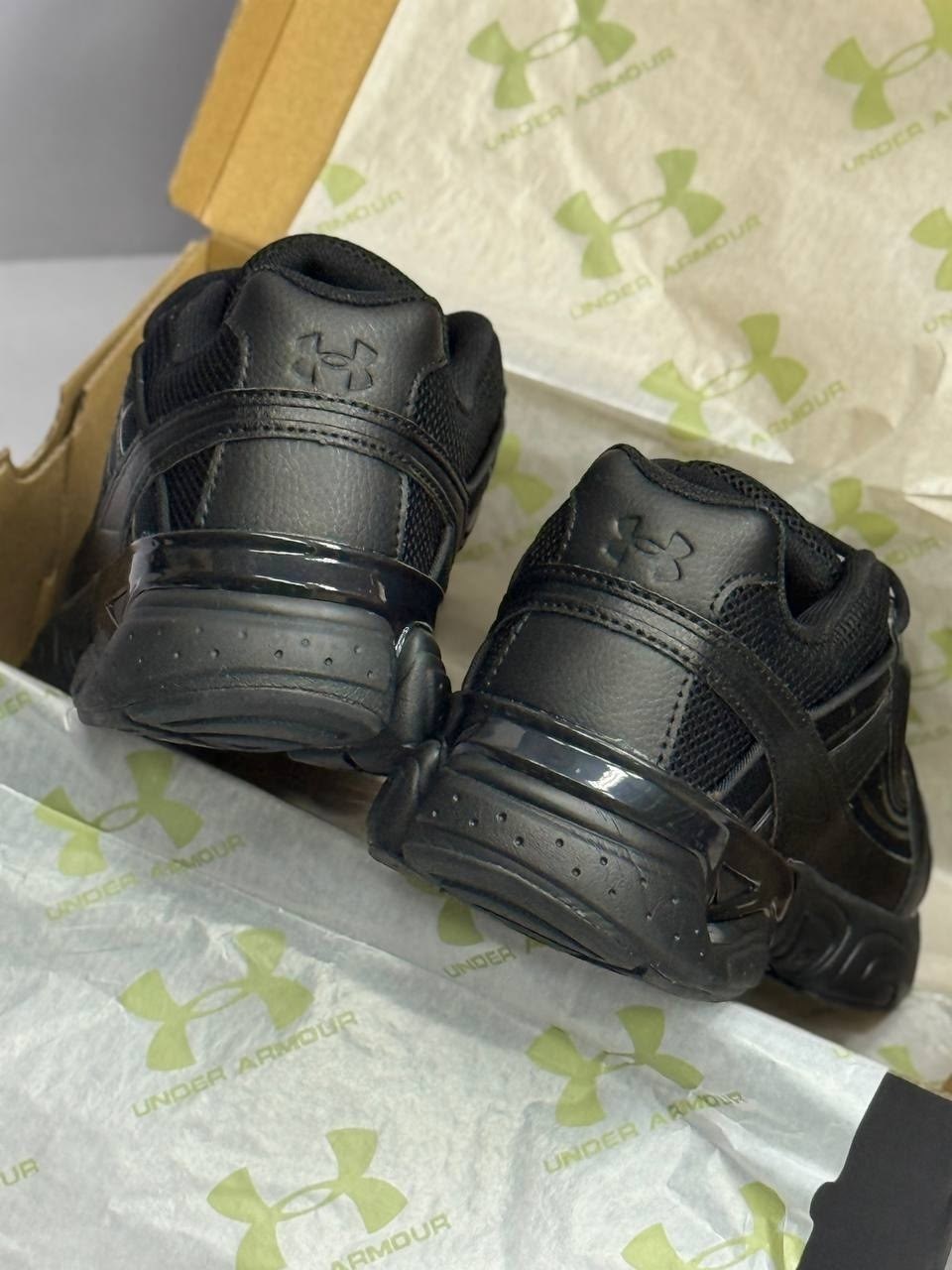 adidas by raf simons ozweego iii black scarlet,кроссовки adidas ozweego 2 x raf simons цвет черный,кроссовки унисекс,черные кроссовки,мужской кроссовки