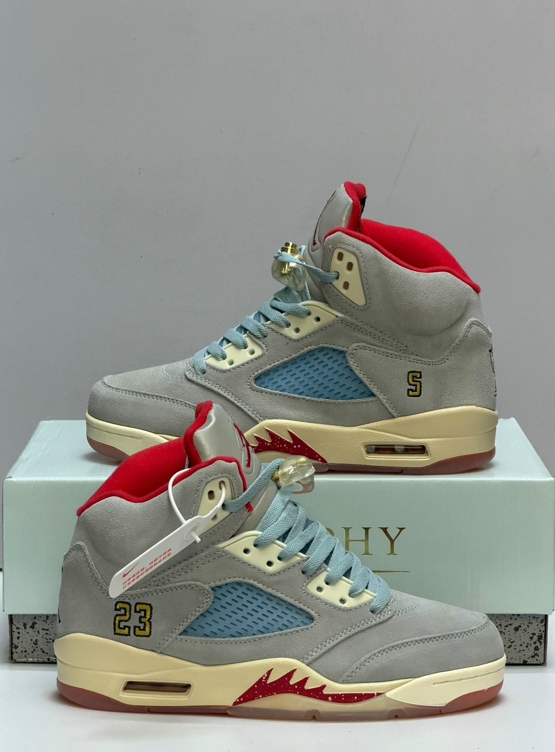 кроссовки nike air jordan 5 retro ice blue,кроссовки nike air jordan 5 retro,кроссовки nike air jordan 5,кроссовки trophy room x air jordan 5 retro ice,кроссовки air jordan 5 retro