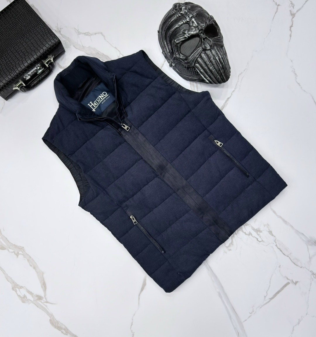 пуховый жилет brunello cucinelli,жилет коричневый,жилет мужской,мужской утепленный жилет,жилет herno коричневый
