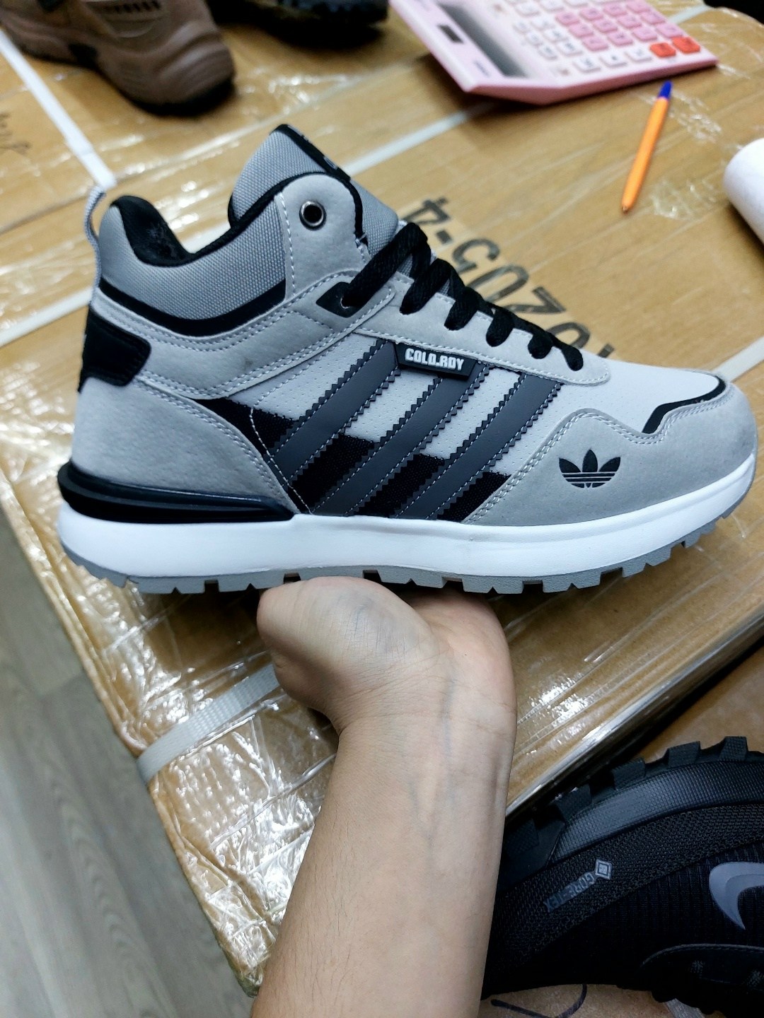 зимние кроссовки adidas retropy f2 hi,кроссовки zx 750 зимние на меху adidas,adidas мужские зимние кроссовки великан 47-49 р,зимние кроссовки adidas,кроссовки зимние высокие zx 750 adidas