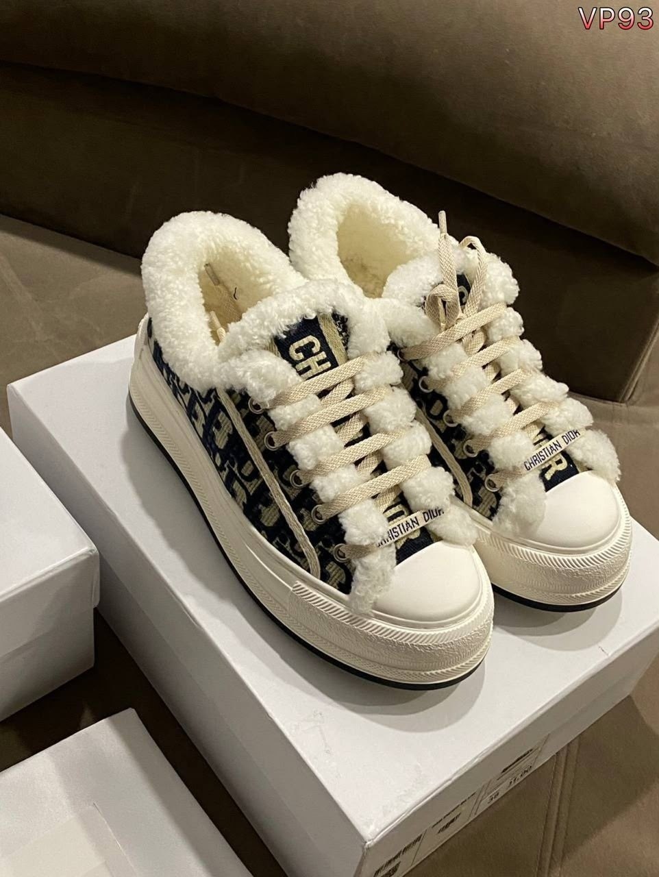 женские зимние кеды с мехом christian dior walk'n' серые,кеды диор,кеды walk n dior platform зимние на меху,кеды dior женские,кеды christian dior