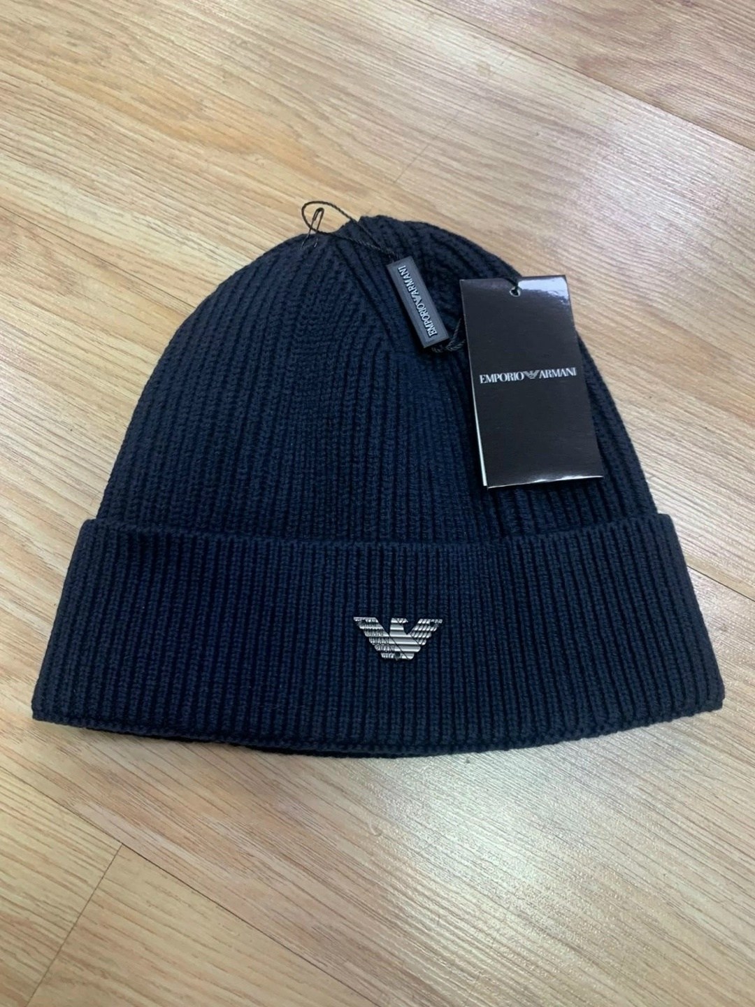 шапка emporio armani,мужская шапка armani,шапка мужская армани,чёрная мужская шапка emporio armani,шапка