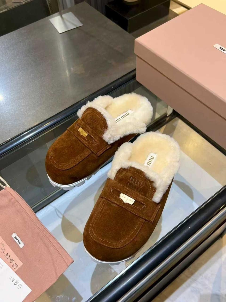 ,макасины miu miu зимние на меху,мюли с мехом,мюли с мехом женские,меховые мюли