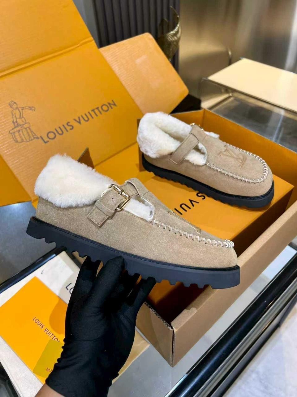 ,женские замшевые ботинки louis vuitton colorado comfort на меху черные,женские замшевые ботинки louis vuitton colorado comfort на меху бежевые,ботинки louis vuitton,женская
