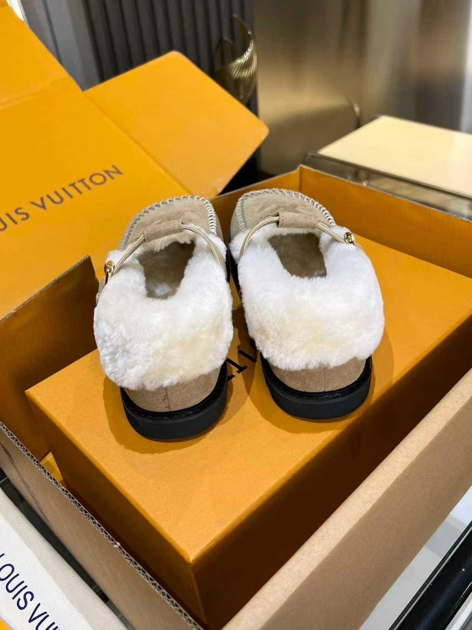 ,женские замшевые ботинки louis vuitton colorado comfort на меху черные,женские замшевые ботинки louis vuitton colorado comfort на меху бежевые,ботинки louis vuitton,женская