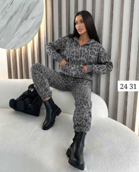 Костюм