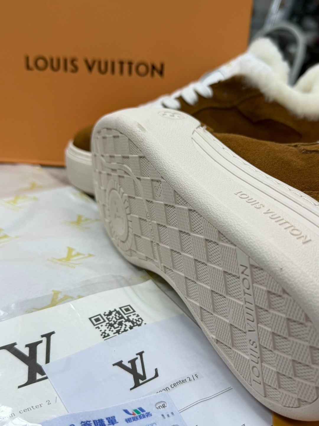 кроссовки женские louis vuitton,louis vuitton зимние кроссовки,кеды louis vuitton time out зимние бежевые,кроссовки louis vuitton,кеды женские зимние louis vuitton lv 36-41