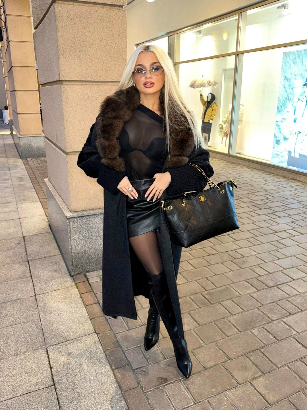 пальто с мехом,пальто с мехом соболя,пальто кашемировое с меховым воротником из соболя,пальто меховое,пальто кашемир