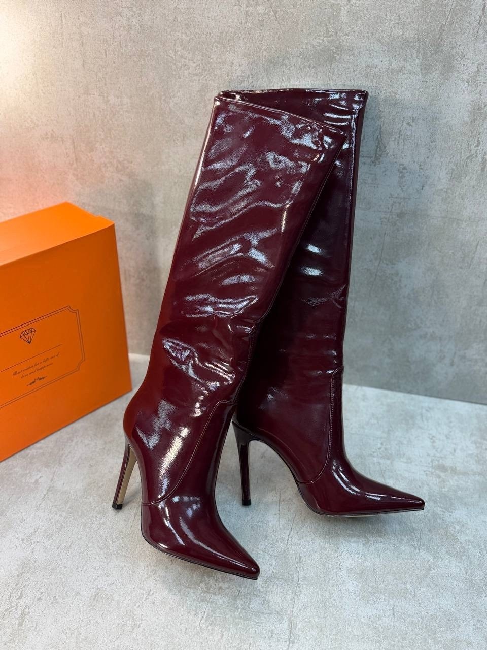 ,сапоги демисезонные лакированные на шпильке magic heels,сапоги демисезонные лакированные на шпильке magic heels цвет бордовый,женские сапоги,сапоги на каблуках