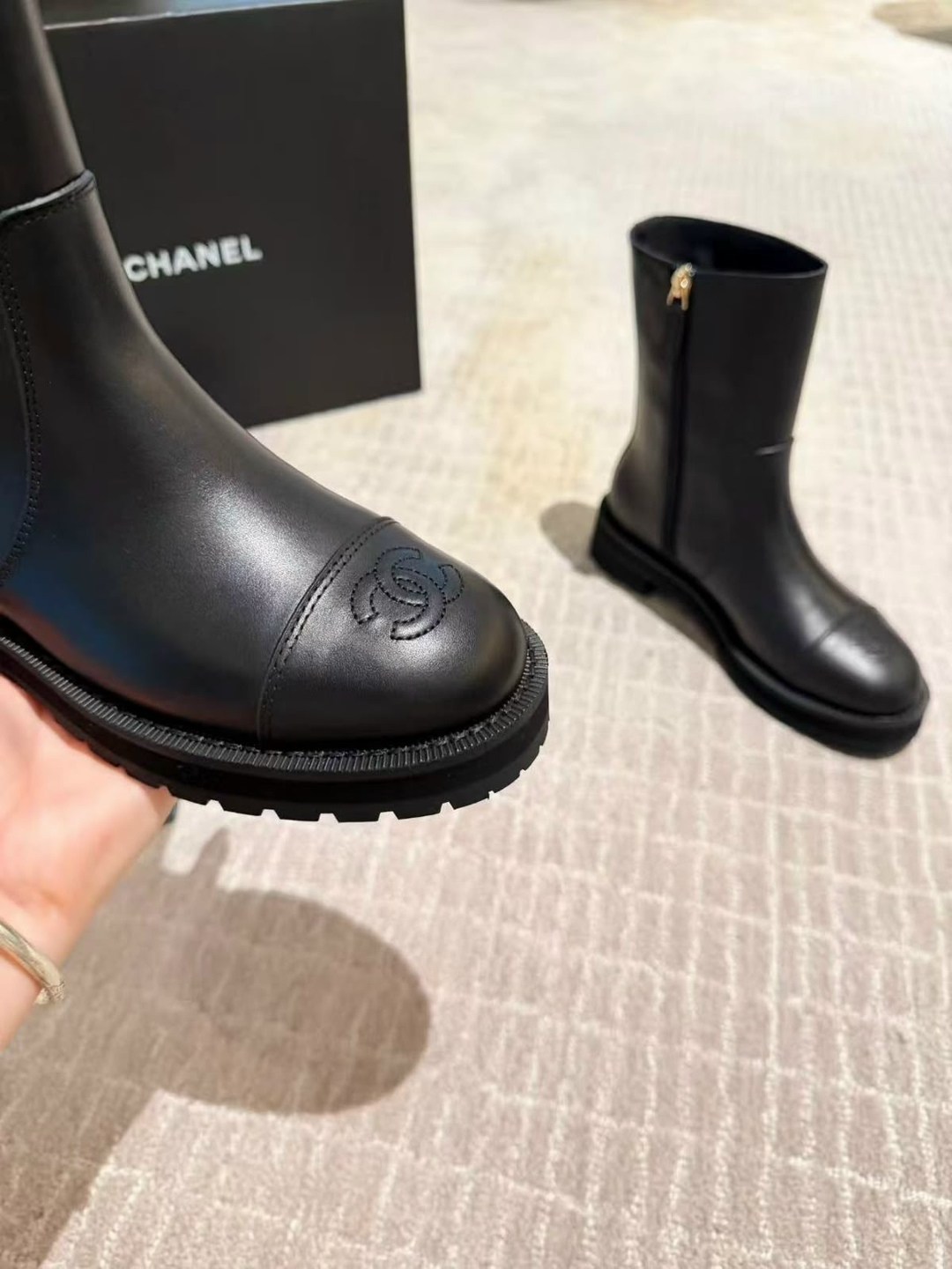ботинки chanel,сапоги chanel,женские кожаные сапоги chanel premium black,женские кожаные сапоги chanel черные 2026 укороченные,ботинки женские chanel