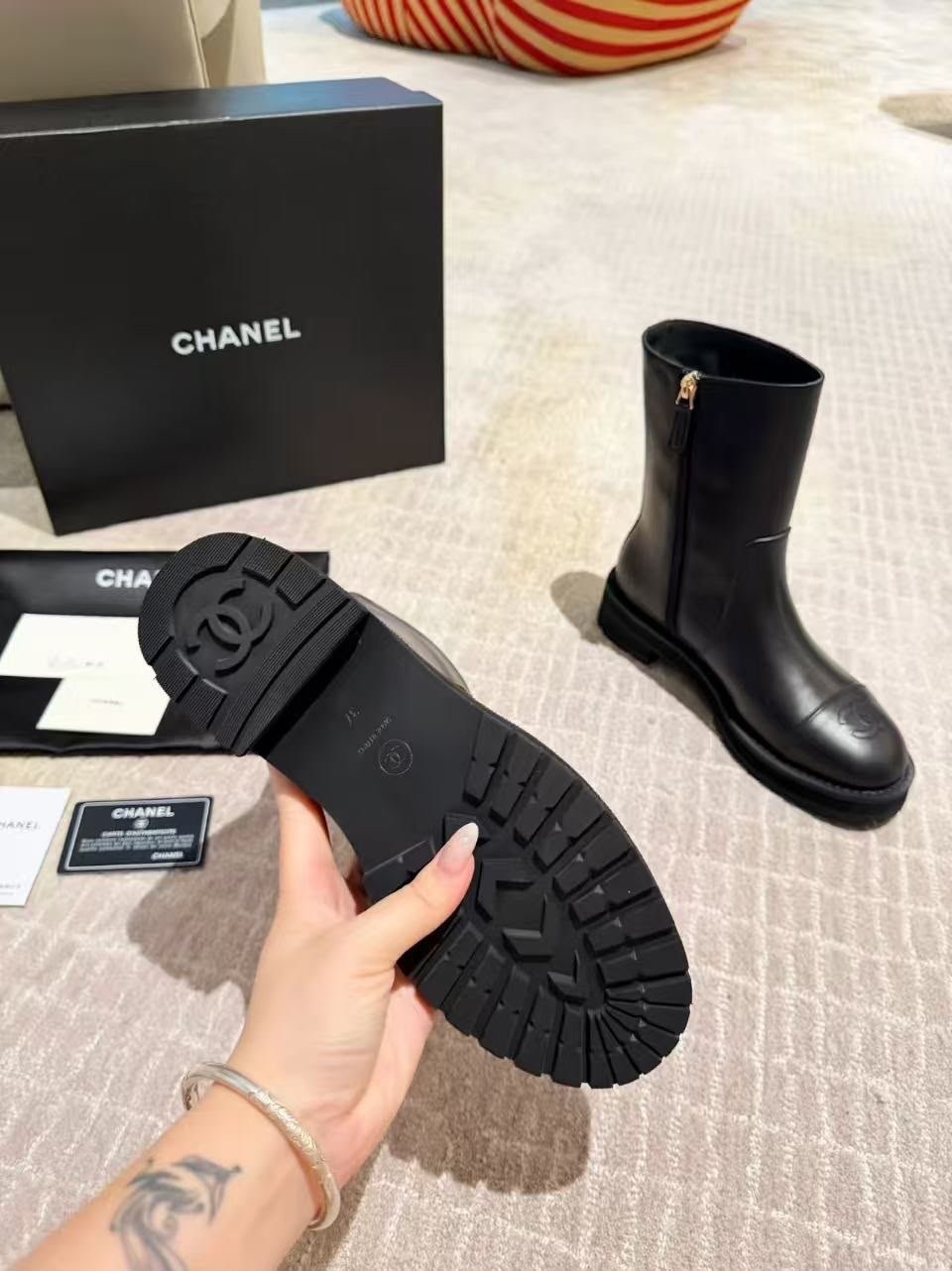 ботинки chanel,сапоги chanel,женские кожаные сапоги chanel premium black,женские кожаные сапоги chanel черные 2026 укороченные,ботинки женские chanel